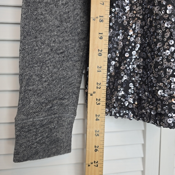 EXPRESS Gray Sequin Raglan Sweatshirt Women's Medium Cozy Cotton Glam Y2K Trendy - Picture 8 of 8